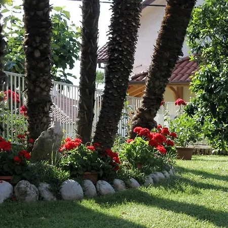 With A Parking Space - 7831 *