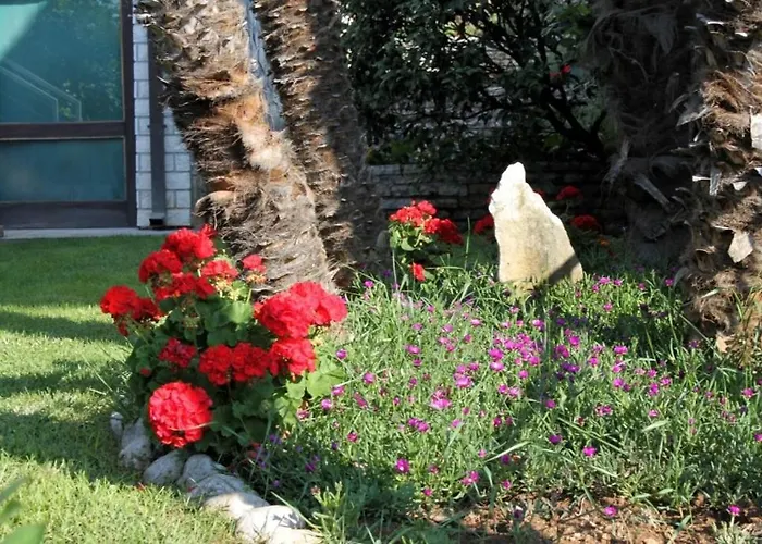 With A Parking Space - 7831